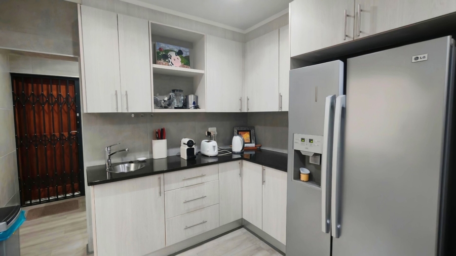 3 Bedroom Property for Sale in Reebok Western Cape